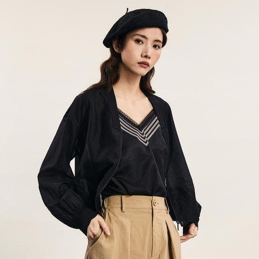 谜底短外套长袖女2024年夏新品设计感百搭下摆绣花薄款242MW0632 商品图3