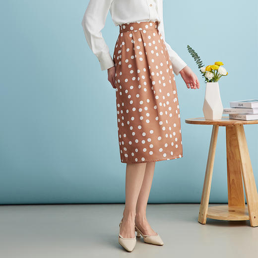 EITIE爱特爱时尚卡其色高腰复古波点a字压褶半身裙夏季新款B2406316 商品图2