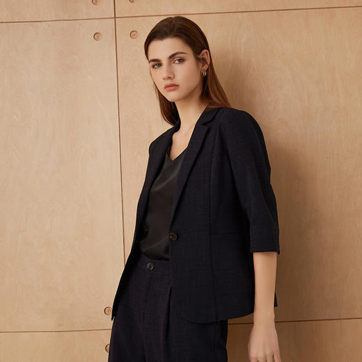 【一粒扣西装外套】24年春夏新品女士时尚通勤七分袖西装小外套 商品图2