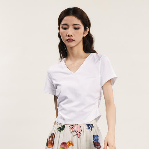 谜底短款T恤短袖女2024年夏季新品简约百搭V领修身上衣242MT0534 商品图1
