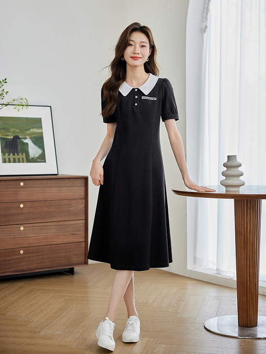 【五折购】熙世界学院风娃娃领短袖连衣裙女2025夏季新款减龄收腰赫本小黑裙 商品图2