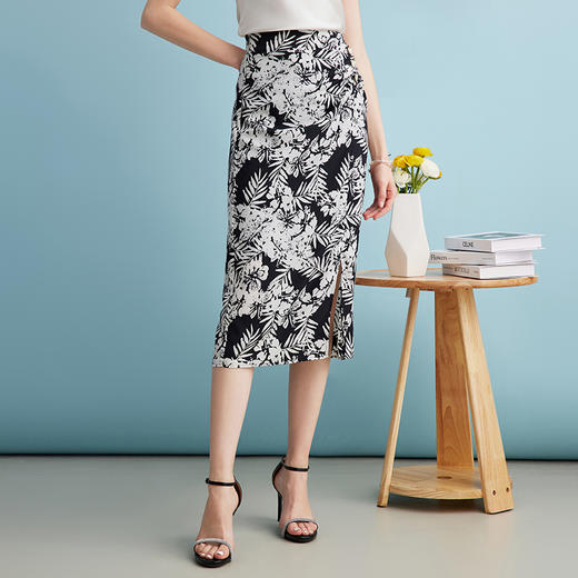 EITIE爱特爱夏日感植物印花提褶高腰包臀开叉半身裙夏季新款B2406310 商品图3