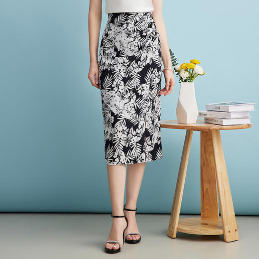 EITIE爱特爱夏日感植物印花提褶高腰包臀开叉半身裙夏季新款B2406310 商品图2