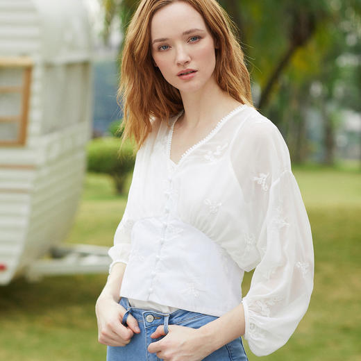 欧芮儿2019夏装新款白色V领蕾丝衫超仙女上衣甜美洋气质网纱小衫 商品图3