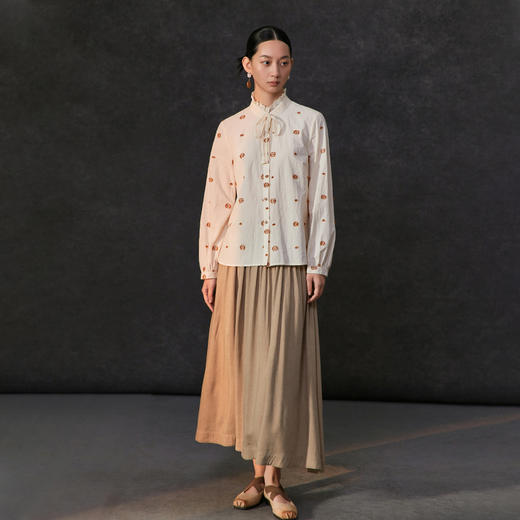 Famecoco全棉立体剪花衬衫女系带木耳边立领小众衬衣FAC1BH026 商品图3