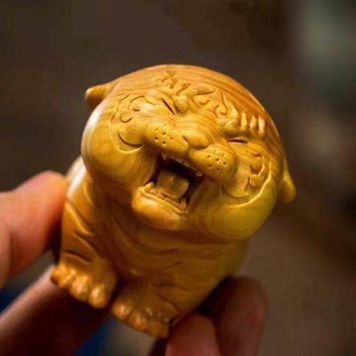小萌老虎°黄杨木摆件（随机） 商品图2