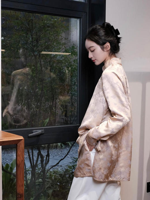 盛唐牡丹 |早春蝶恋花斜襟花瓣领女上衣 商品图3