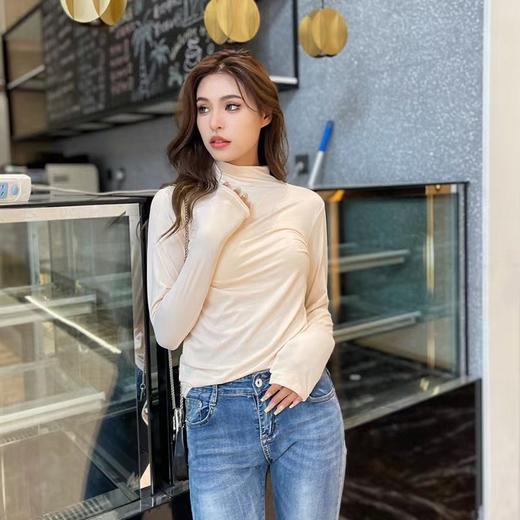 【清仓！39.9两件任选】九色面膜打底衫女亲肤裸感秋冬半高领纯色修身弹力内搭修身上衣，半高领纯色修身设计，彰显你的优雅气质。 商品图3