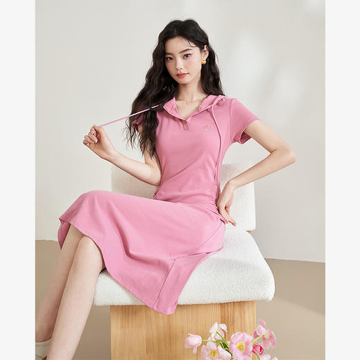 西遇连帽收腰长款连衣裙女新款抽褶针织小个子显瘦裙子V0050551 商品图0