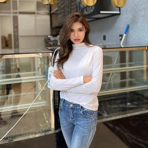 【清仓！39.9两件任选】九色面膜打底衫女亲肤裸感秋冬半高领纯色修身弹力内搭修身上衣，半高领纯色修身设计，彰显你的优雅气质。 商品图2