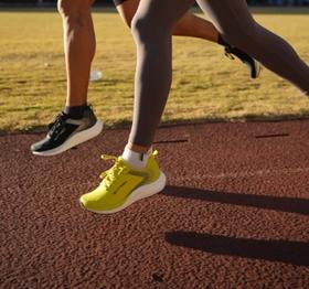 【破价99秒！】超临界氢弹跑鞋，高效回弹，更加吸震缓冲！