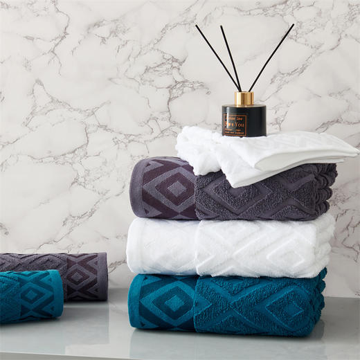 【睡眠管家】布什卫浴两件套 🔺刺绣断档+色织提花工艺​ ​  🔺100%新疆长绒棉，0.1秒极速锁水​  ​ 🔺A类母婴级亲肤标准，细腻·透气·舒适​ ​  ¥99到手1条毛巾+1条浴巾​ ​ 商品图13