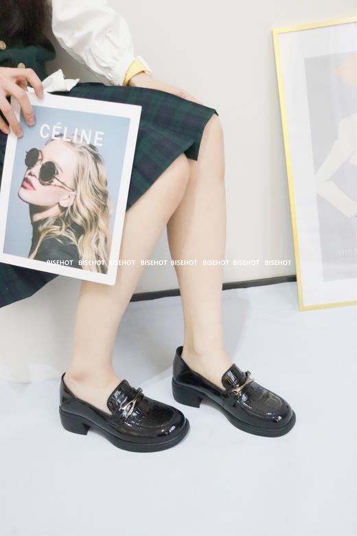 新品漆皮春秋单层一字扣乐福单鞋963B41015（W） 商品图4