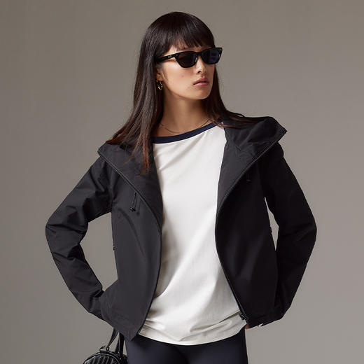 IN AND ON 防泼水磨砂质感短款连帽冲锋衣户外防风外套53527 商品图5