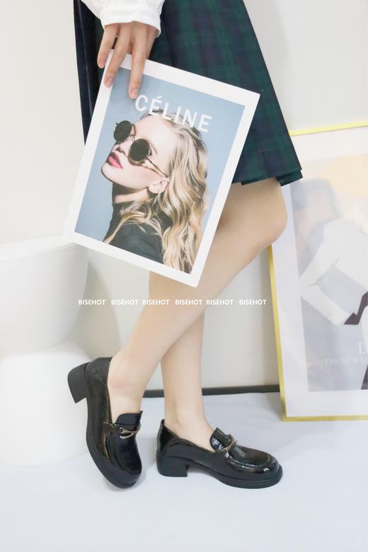 新品漆皮春秋单层一字扣乐福单鞋963B41015（W） 商品图2