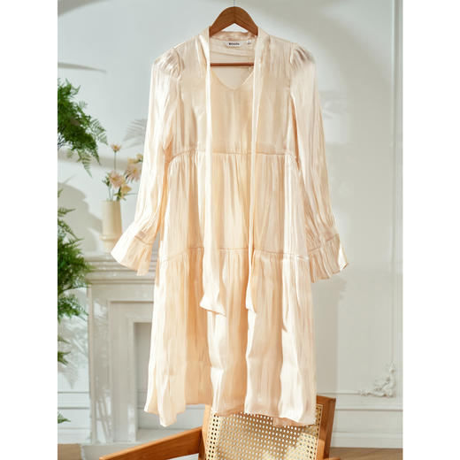 欧芮儿春新款长袖蝴蝶结V领连衣裙女中长款气质显瘦A字裙 商品图1