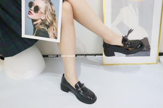 新品漆皮春秋单层一字扣乐福单鞋963B41015（W） 商品图5