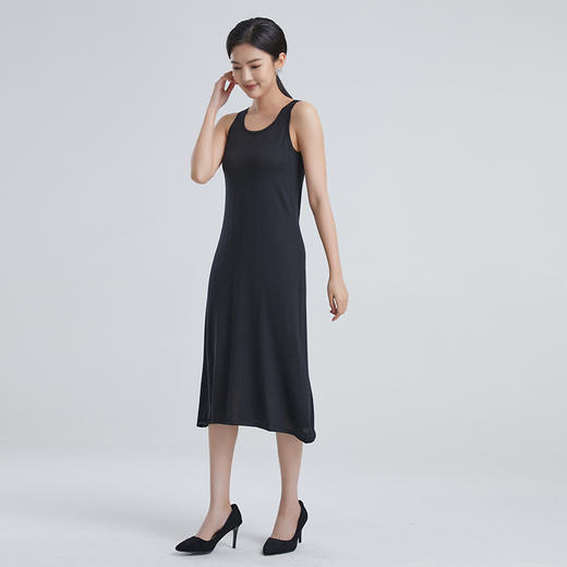 东黎 • 丝绒女士夏季U领纯色打底无袖连衣裙 2040 商品图2