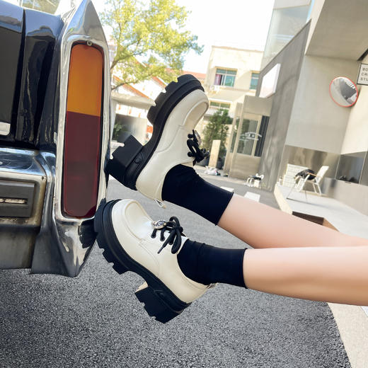 新品厚底漆皮百搭休闲乐福单鞋919B41515（W） 商品图5