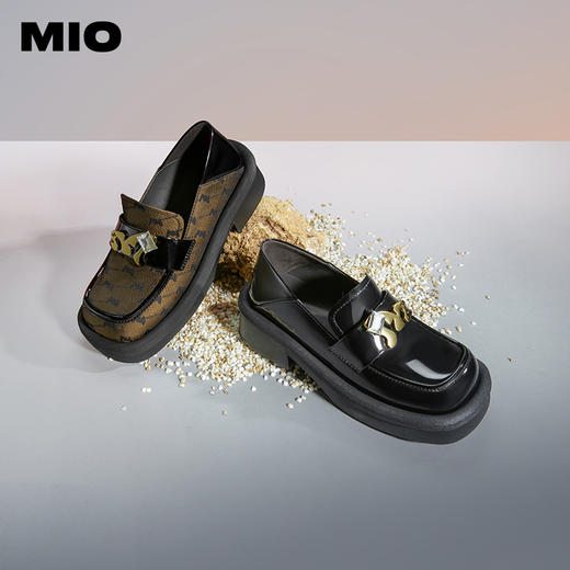 MIO米奥春秋圆头字母钻饰老钱风单鞋复古一脚蹬乐福鞋英伦风女鞋M234527334 商品图0