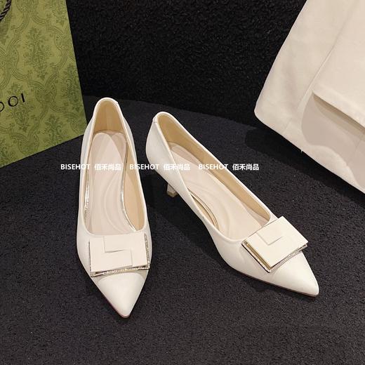 新品细跟女人味十足特殊材质时尚单鞋909B41544（W） 商品图1