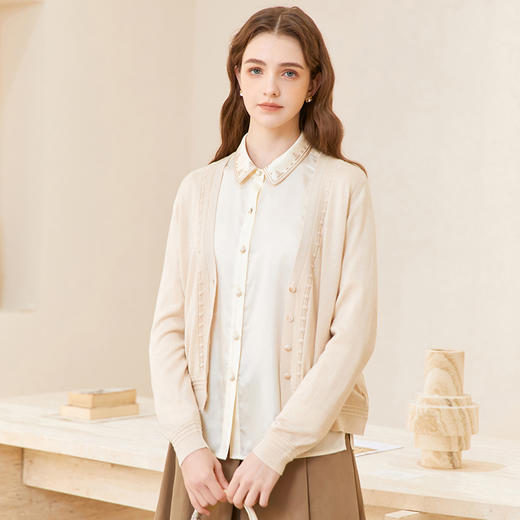 Famecoco范可儿v领短款毛衣开衫外套女长袖针织衫FAC1DE011 商品图1