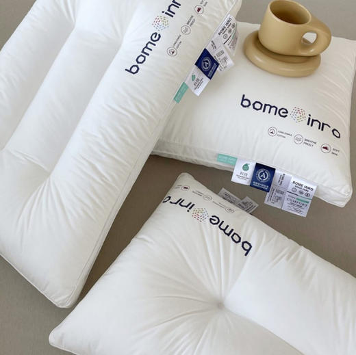【热卖中！A类酒店枕头】慢回弹长绒棉枕套超细抗菌羽丝绒枕芯枕头立体护颈椎，有三种高度可选，人性化设计，适合各种需求。 商品图1