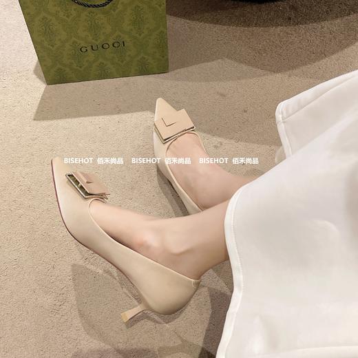 新品细跟女人味十足特殊材质时尚单鞋909B41544（W） 商品图3