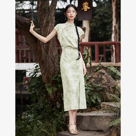 西遇国风收腰印花提花连衣裙女新款旗袍领褶皱开叉裙子D0640372