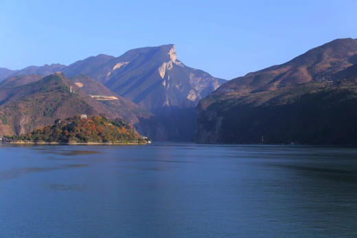 重庆奉节县伦晚脐橙，高山种植，皮薄水分足，自然生长，果味浓郁！毛重7斤 商品图3