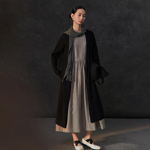 Famecoco新中式手工绣花连衣裙女士圆领宽松长袖长裙FAC1FA033 商品图3