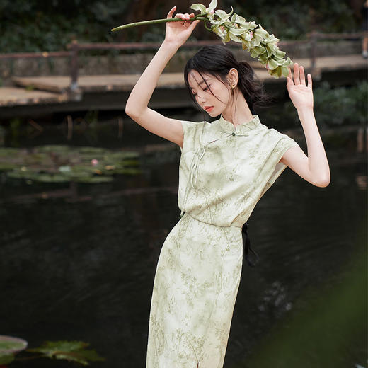 西遇国风收腰印花提花连衣裙女新款旗袍领褶皱开叉裙子D0640372 商品图3