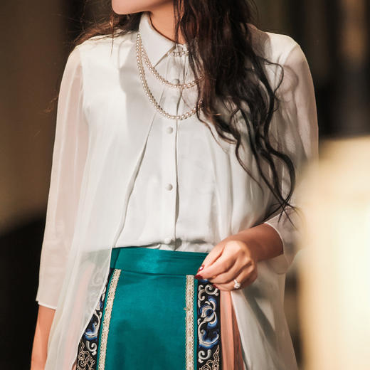 【林栖设计小店】提花衬衣拼真丝飞片优雅气质显瘦2024春夏新品中袖上衣女1942101 商品图5