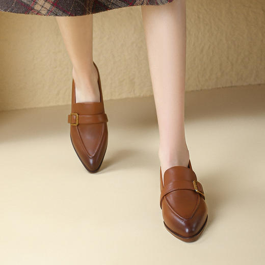 品质好货|Safiya/索菲娅2024春新款气质高级感粗跟通勤单鞋 SF41112702 商品图9