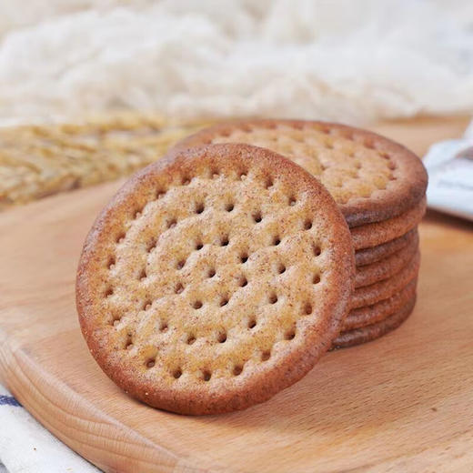 草原鲜乳黑麦大饼，薄脆饼干，4盒装，甄选草原优质奶源，添加健康黑麦粉，鲜奶和面，不加一滴水，明火烤制,浓浓奶香，清脆可口，老少皆宜美味休闲食品M 商品图3