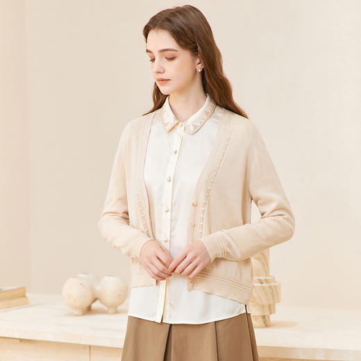 Famecoco范可儿v领短款毛衣开衫外套女长袖针织衫FAC1DE011 商品图0