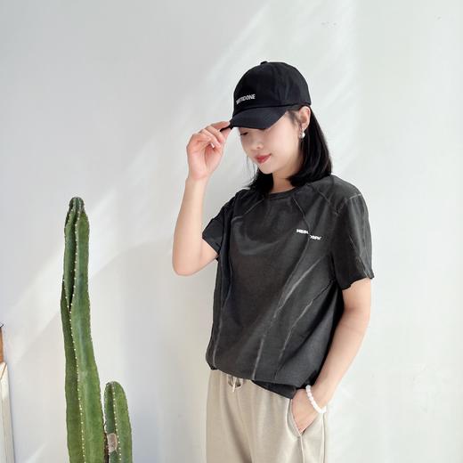 女士黑色装饰缝线T恤 商品图1