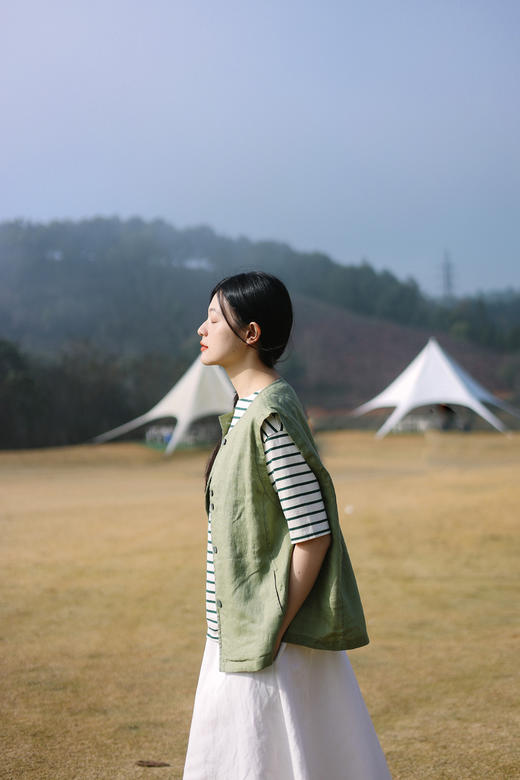 绽放145朵/青苔绿色A版廓形圆领无袖撞色锁眼原创设计感百搭马甲 商品图5