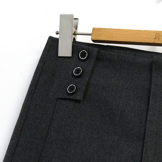 VIVIAN LIU薇薇安刘R2415010春女装新款腰部装饰纽扣直筒长裤 商品图3