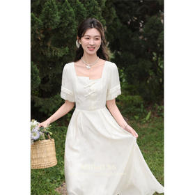 鹿向南《山间鹿鸣》法式方领连衣裙L35006