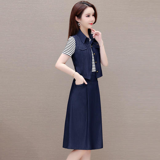 QYMOMS-YQA417-L-2024年夏款中长款条纹短袖拼接时尚连衣裙POLO领显瘦假两件A字裙 商品图1