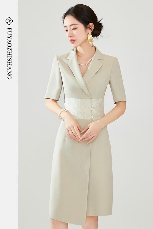 FUYAO扶摇 新中式连衣裙女2024夏新款温柔收腰显瘦国风盘扣西装裙 商品图5