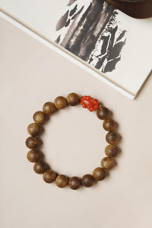 【青山特惠】10mm绿棋楠沉香 揽舒 手串搭配南红貔貅 c6 商品图0