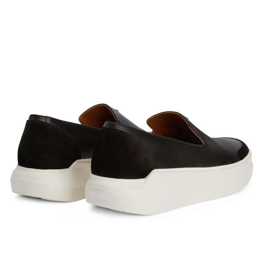 Giuseppe Zanotti 男士金属签名徽标乐福鞋 黑色 EU40012001 商品图2