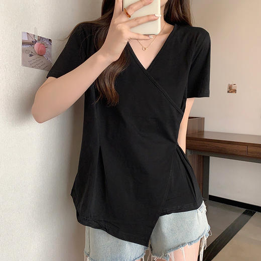 大码女装2025夏装新款洋气V领短袖T恤胖妹妹显瘦宽松设计感上衣潮 商品图1