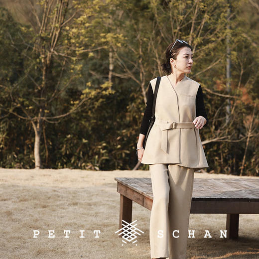 PETIT SCHAN小闪 CLO#201 Ice floes in spring 春日浮冰 韩国进口精纺美丽诺羊毛伞型系腰马甲 商品图4