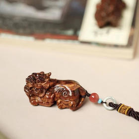 龙头貔貅°海黄手把件