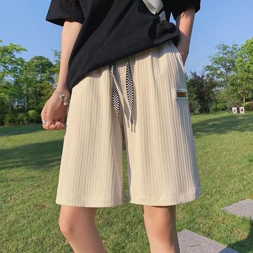 【穿出个性感！会吃肉的冰丝短裤！】显高显瘦舒适松紧腰围，透气亲肤舒适，版型宽松肌理清晰，穿起来舒适自如，斜口袋方便凹造型，长度的设计刚好，女夏季薄款新款阔腿运动短裤潮 商品图1