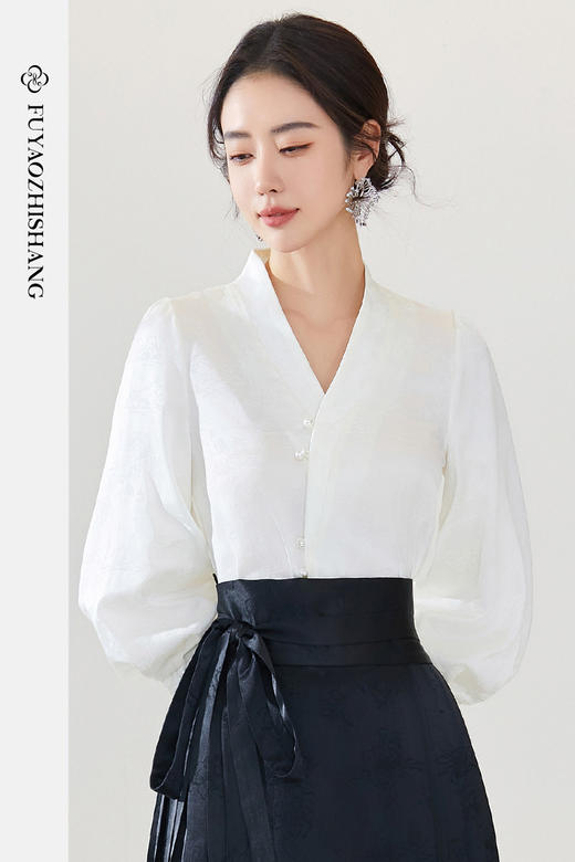 FUYAO扶摇 新中式交领上衣女白色提花珍珠扣衬衫新款国风改良汉服 商品图5