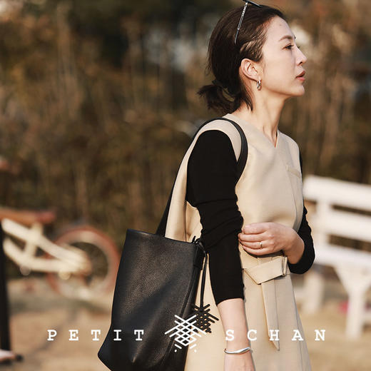 PETIT SCHAN小闪 CLO#201 Ice floes in spring 春日浮冰 韩国进口精纺美丽诺羊毛伞型系腰马甲 商品图0